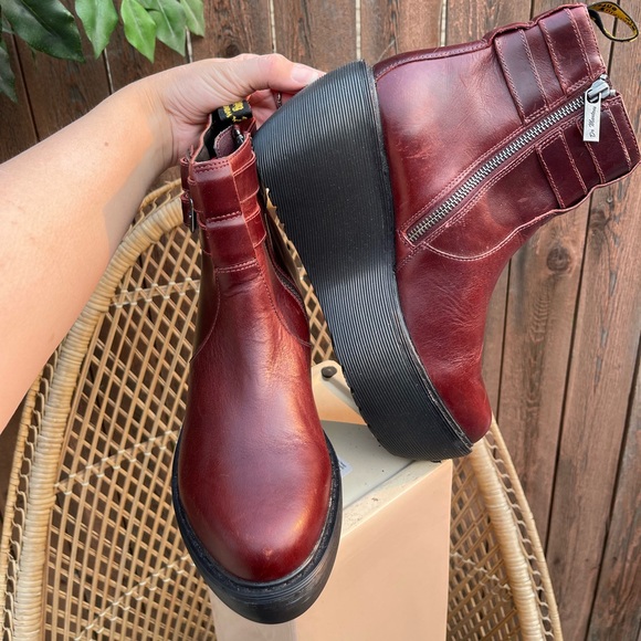 Dr. Martens Caitlin platform boots Us 6 - Picture 8 of 11